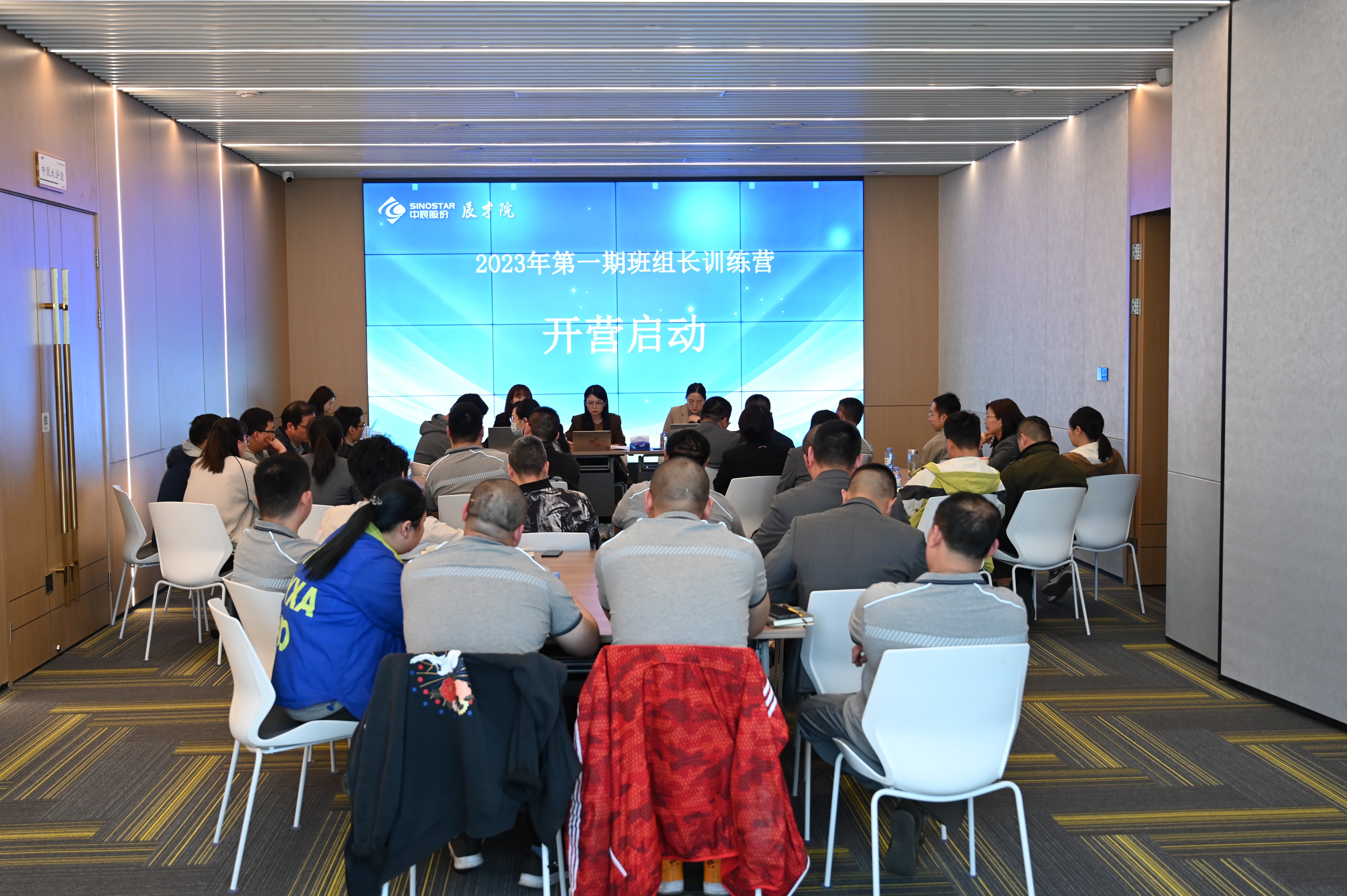 ���ܰ೤����������׿Խ����|www.�Ƿ����ʡ�com�����׽����ܰ��鳤ѵ��Ӫ��Ӫ